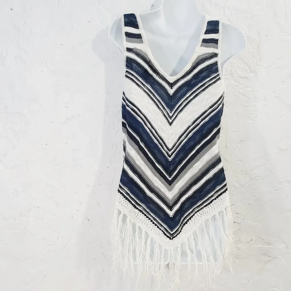 5x$25 Questions knit Crochet sleeveless Asymetrical fringe tank top size small - Picture 4 of 9